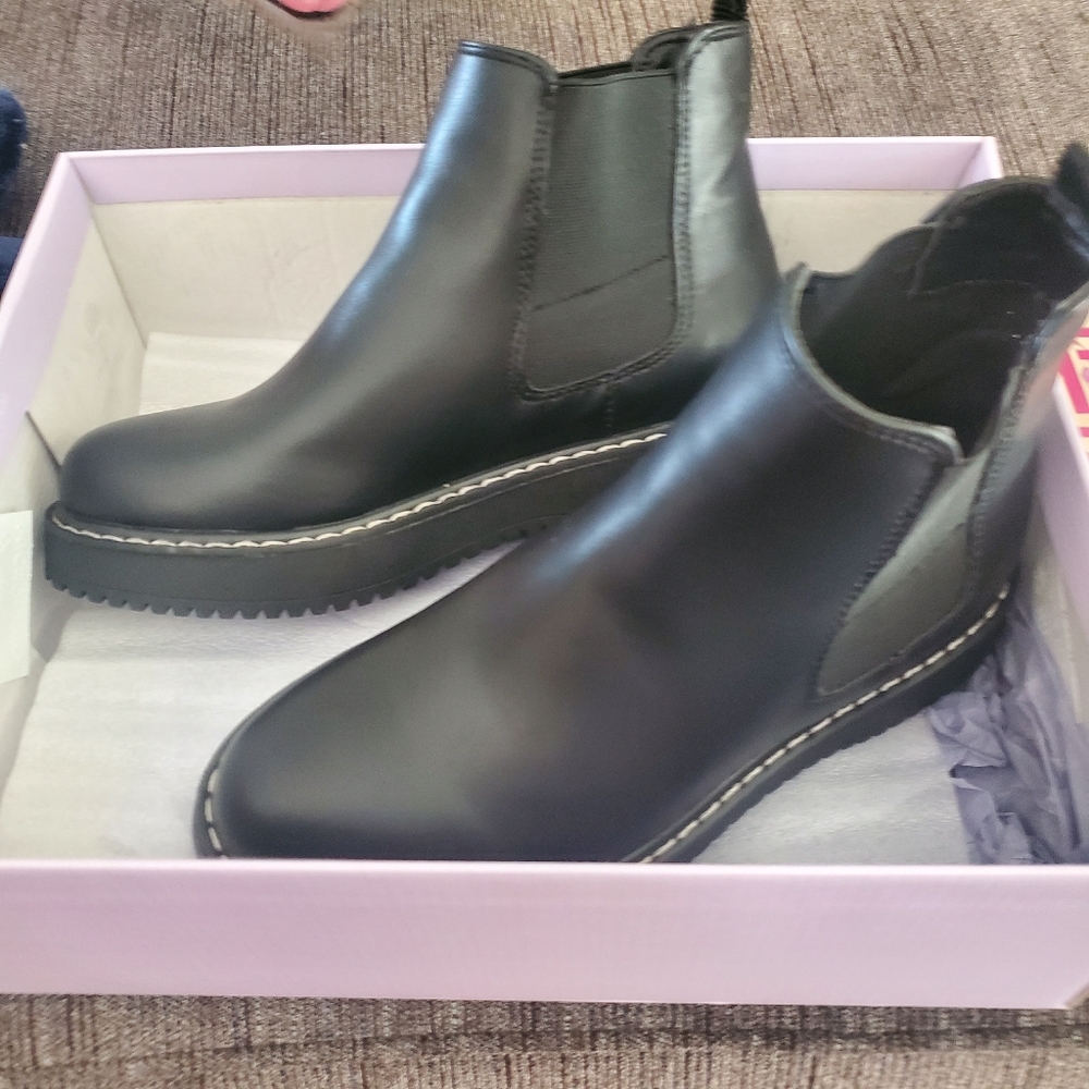 Black Steve Madden Girl boots